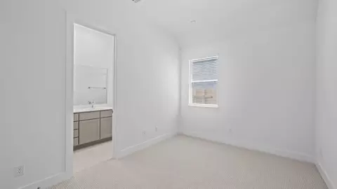 Bedroom - 17616 Rolling Dr, Manor, TX 78653 photo 5 of 8