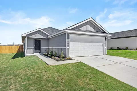 401 Wild Goose Dr, Luling, TX 78648