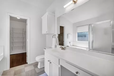 Bath - 16601 Jadestone Dr, Leander, TX 78641 photo 2 of 4