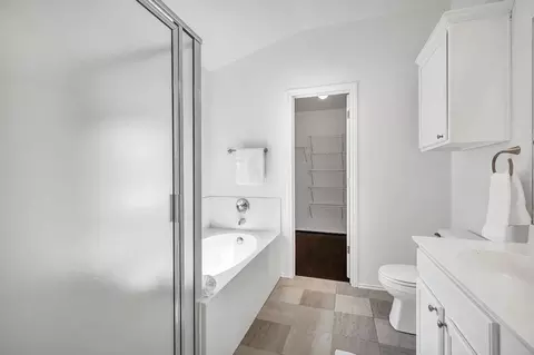 Bath - 16601 Jadestone Dr, Leander, TX 78641 photo 3 of 4
