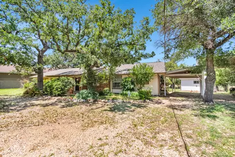 105 Agarita Dr, Burnet, TX 78611