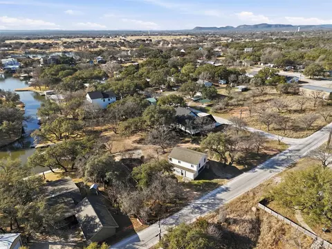 610 Williams Lakeshore, Kingsland, TX 78639