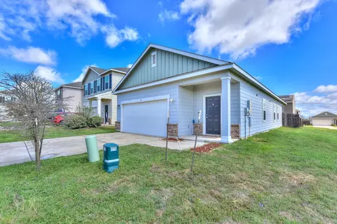 109 Helios Dr, Jarrell, TX 76537