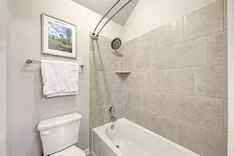 Bath - 284 Everglade Dr, Buda, TX 78610 photo 5 of 5