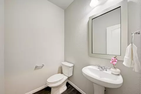 Bath - 284 Everglade Dr, Buda, TX 78610 photo 1 of 5