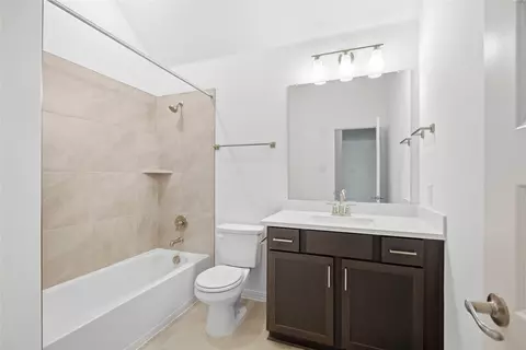 Bath - 408 Rubber Tree Way, Buda, TX 78610 photo 5 of 5
