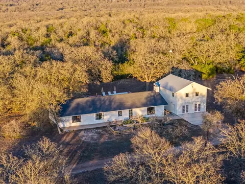 510 Thousand Oaks Dr, Cedar Creek, TX 78612