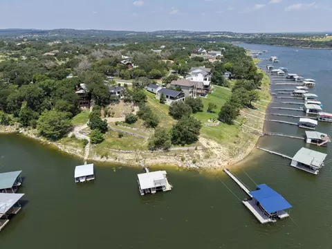 1201 Lakeshore Dr, Spicewood, TX 78669