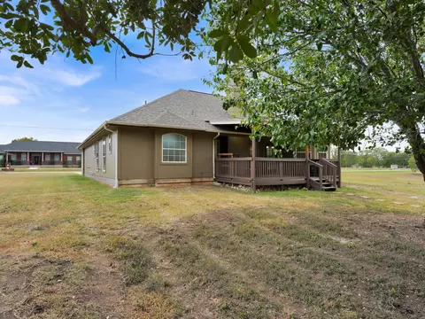 Exterior - 84 Thomas Dr, Martindale, TX 78655 photo 5 of 9