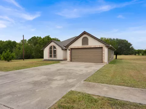 Exterior - 84 Thomas Dr, Martindale, TX 78655 photo 3 of 9