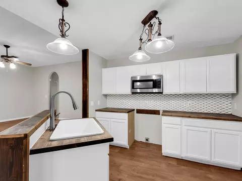Kitchen - 84 Thomas Dr, Martindale, TX 78655 photo 1 of 1