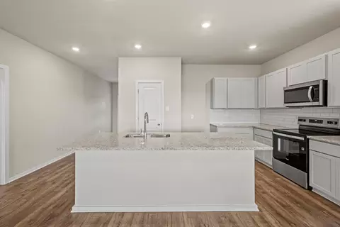 Kitchen - 156 Wind Hl, Jarrell, TX 76537 photo 2 of 5