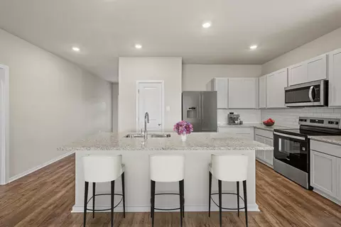 Kitchen - 156 Wind Hl, Jarrell, TX 76537 photo 1 of 5
