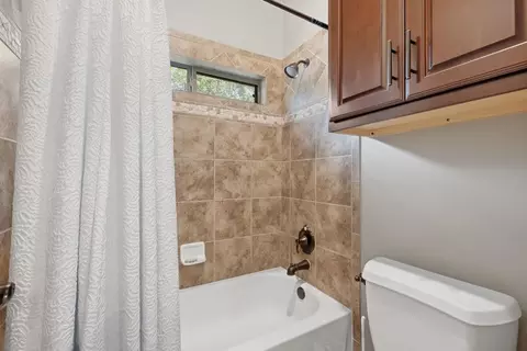 Bath - 4020 Vail Dv, Austin, TX 78738 photo 2 of 3