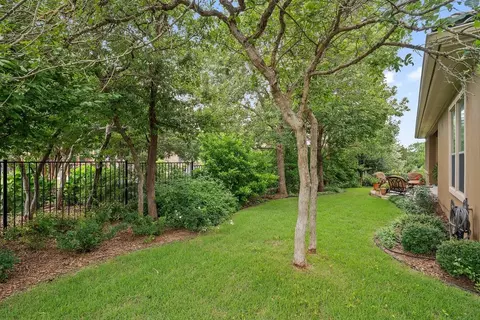 Exterior - 4020 Vail Dv, Austin, TX 78738 photo 6 of 8