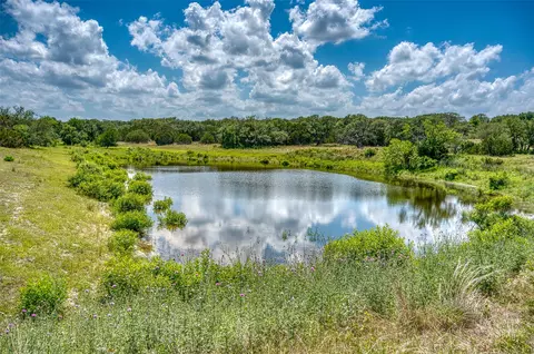 188 Bono Blvd, Briggs, TX 78608
