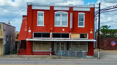 161 S Main St, Giddings, TX 78942