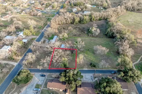 lot2 E Alamo St, Elgin, TX 78621