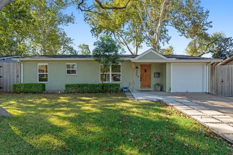 2205 N Plains Ave, Austin, TX 78757