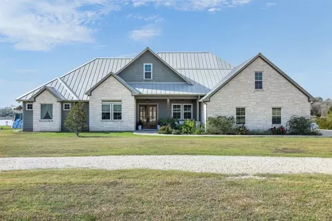 264 Timber Lake Dr, La Grange, TX 78945