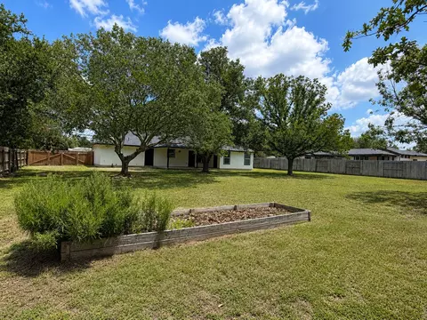 Exterior - 102 Sequoyah St, Buda, TX 78610 photo 8 of 9