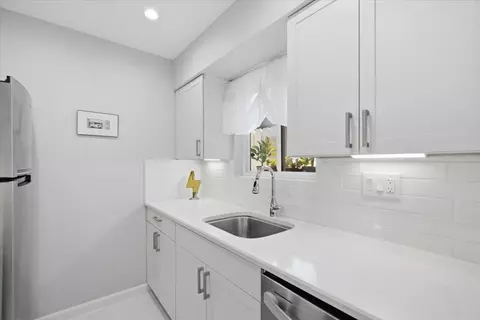7406 Shadow Hill Dr #104, Austin, TX 78731