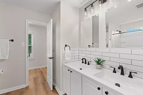 Bath - 724 Lavaca Loop, Elgin, TX 78621 photo 1 of 6