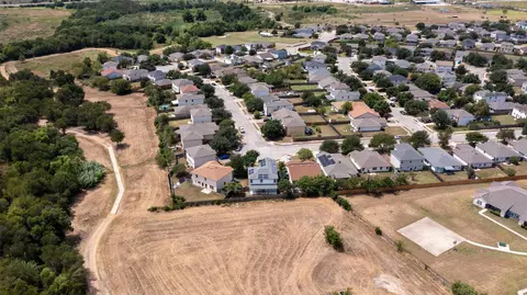 View/Area - 724 Lavaca Loop, Elgin, TX 78621 photo 2 of 3
