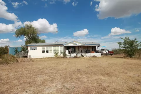 1875 Cr 466, Elgin, TX 78621 photo 4