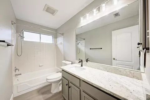 Bath - 4408 Tello Path, Austin, TX 78749 photo 3 of 3
