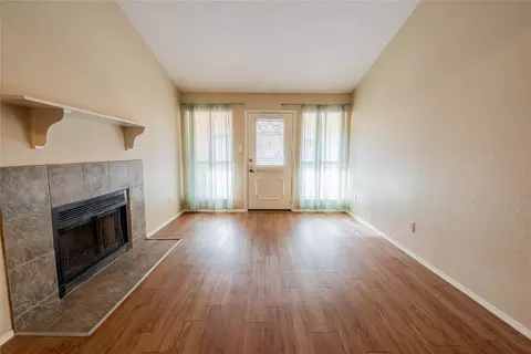 806 W 24th St #320, Austin, TX 78705