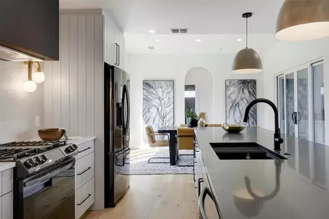 8300 Hathaway Dr, Austin, TX 78757