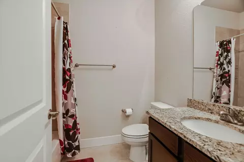Bath - 528 High Tech Dr, Georgetown, TX 78626 photo 2 of 2