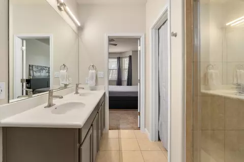 Bath - 193 Camden Cv, Buda, TX 78610 photo 2 of 4