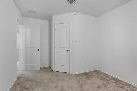 Bedroom - 720 Bailey Park Dr, Jarrell, TX 76537 photo 4 of 6