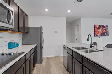 Kitchen - 720 Bailey Park Dr, Jarrell, TX 76537 photo 5 of 5