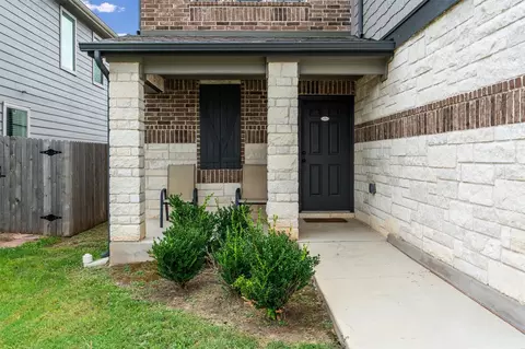 Exterior - 720 Bailey Park Dr, Jarrell, TX 76537 photo 2 of 4