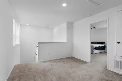 Entry Way - 720 Bailey Park Dr, Jarrell, TX 76537 photo 4 of 5