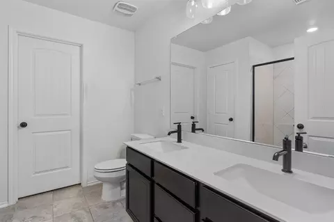 Entry Way - 720 Bailey Park Dr, Jarrell, TX 76537 photo 5 of 5