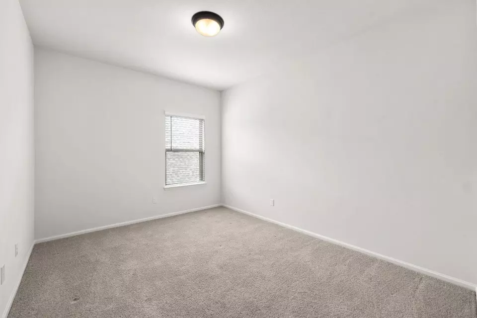 Bedroom - 105 Sweetgum Cv, Bastrop, TX 78602 photo 4 of 4