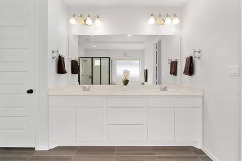 Bath - 105 Sweetgum Cv, Bastrop, TX 78602 photo 1 of 3