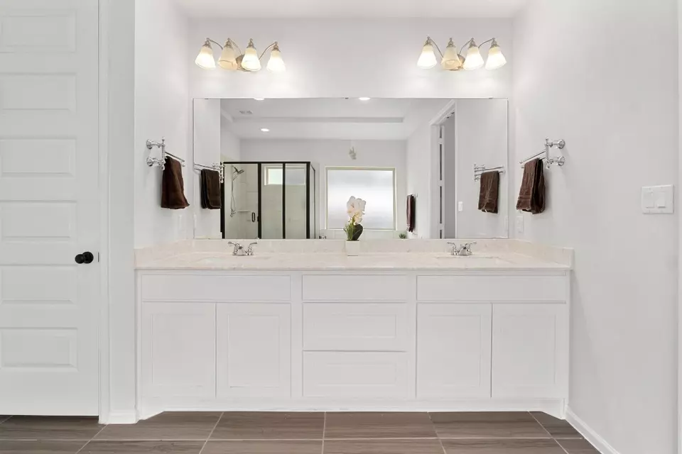 Bath - 105 Sweetgum Cv, Bastrop, TX 78602 photo 1 of 3