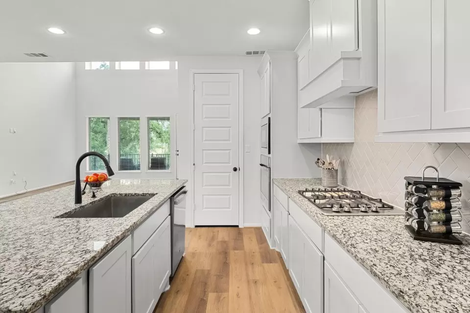 Entry Way - 105 Sweetgum Cv, Bastrop, TX 78602 photo 2 of 7