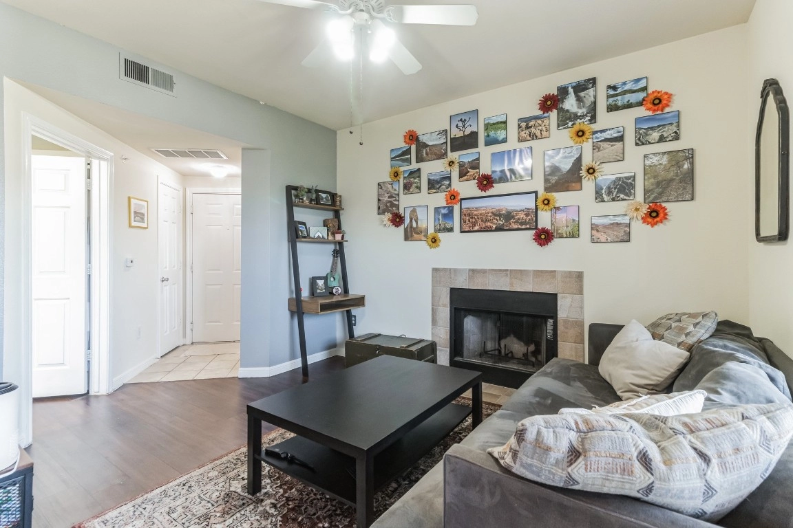 2320 Gracy Farms Ln Unit 332  