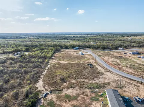 105 Sly St, Dale, TX 78616