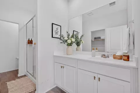Bath - 439 Arnold Loop #A, Kyle, TX 78640 photo 1 of 4