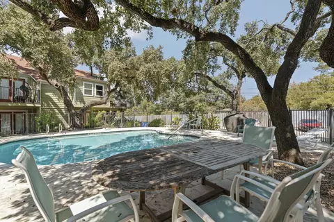 3601 Menchaca Rd #215, Austin, TX 78704