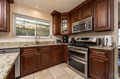 8318 Glen Canyon Dr, Round Rock, TX 78681