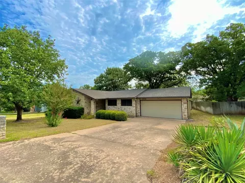304 Innwood Dr, Georgetown, TX 78628
