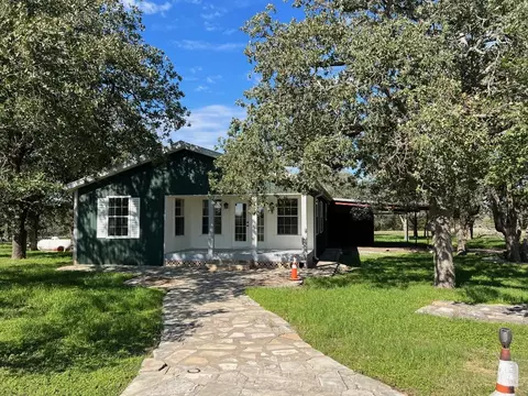 111 Chris Ln, Florence, TX 76527